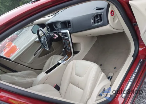 2012 Volvo S60 T5 z USA, uszkodzony, nr VIN YV1622FS3C2044120